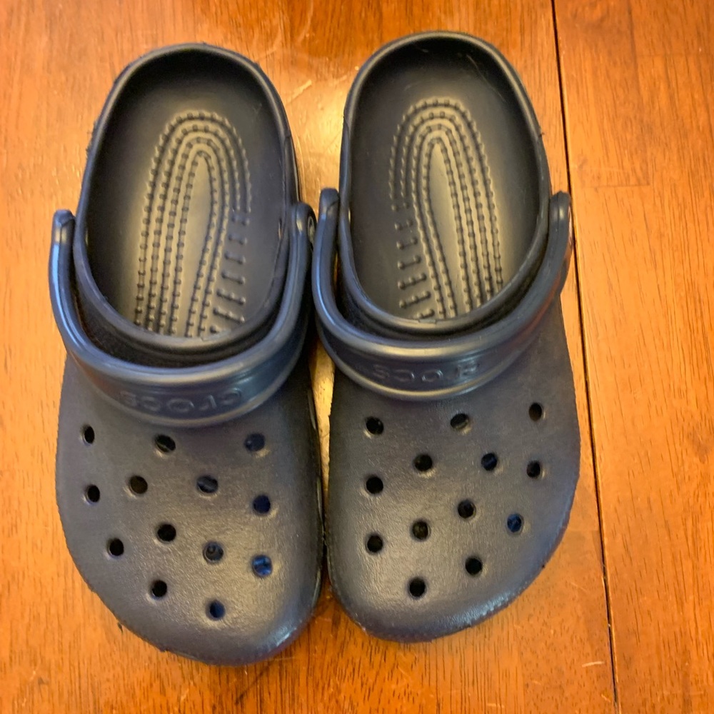 Navy blue crocs size 6